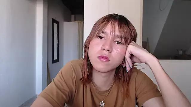 Dolly_Peach_ from StripChat