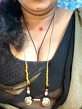 Dollybell from StripChat