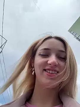 DollyTall from StripChat