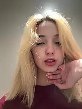 DollyTall from StripChat