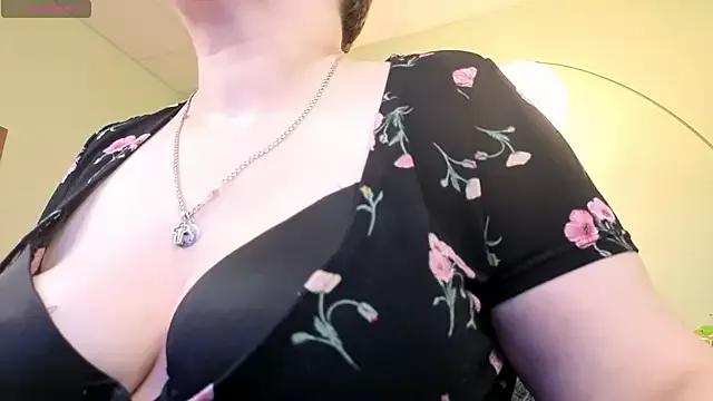 Dolorys from StripChat