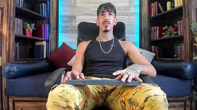 Donovan_Desmond from StripChat