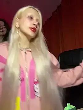 Dooubletroublee from StripChat