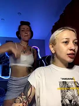 Dooubletroublee from StripChat