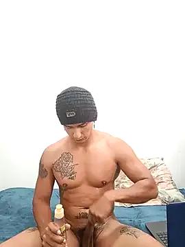 Explore our live girls sluts from our Custom and Multi clubs and checkout exclusive access to highly interactive content, such as shape, hair, titties, pussy type and many more.