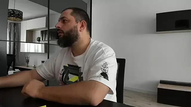 DravenPeak from StripChat is Freechat
