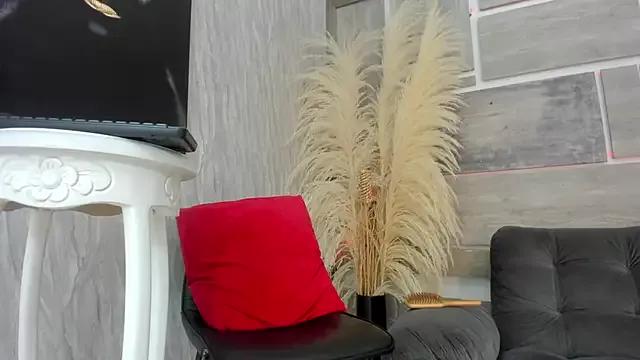 Explore our live girls sluts from our Custom and Multi clubs and checkout exclusive access to highly interactive content, such as shape, hair, titties, pussy type and many more.