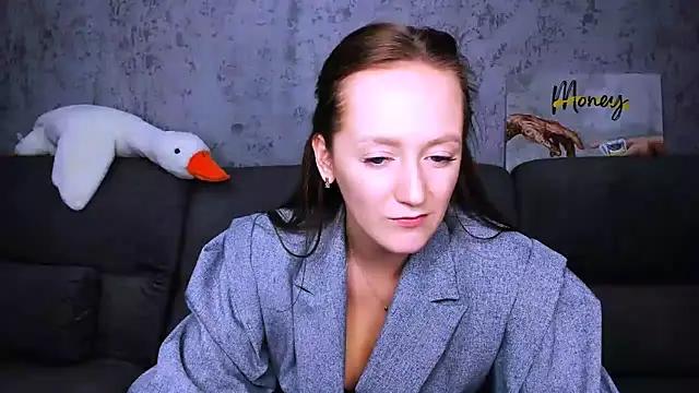 Explore our live girls sluts from our Custom and Multi clubs and checkout exclusive access to highly interactive content, such as shape, hair, titties, pussy type and many more.