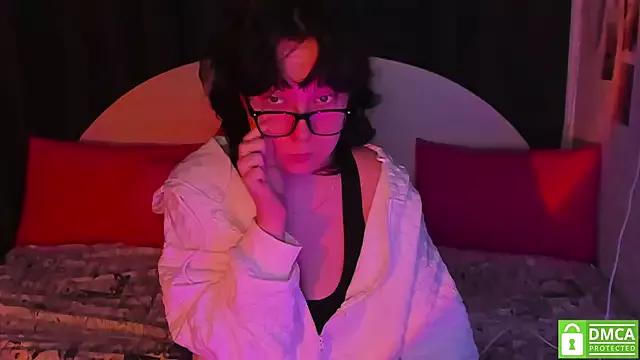 dreamgirllovee from StripChat is Freechat