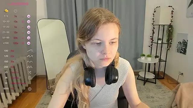 Explore our live girls sluts from our Custom and Multi clubs and checkout exclusive access to highly interactive content, such as shape, hair, titties, pussy type and many more.
