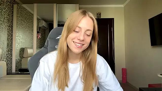 Explore our live girls sluts from our Custom and Multi clubs and checkout exclusive access to highly interactive content, such as shape, hair, titties, pussy type and many more.
