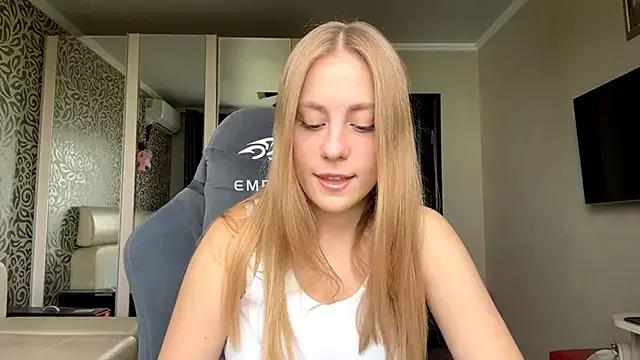 Explore our live girls sluts from our Custom and Multi clubs and checkout exclusive access to highly interactive content, such as shape, hair, titties, pussy type and many more.