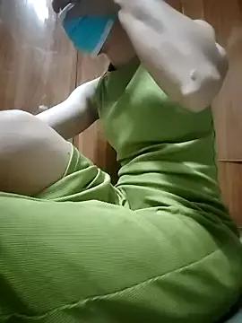 Du-Uyen from StripChat