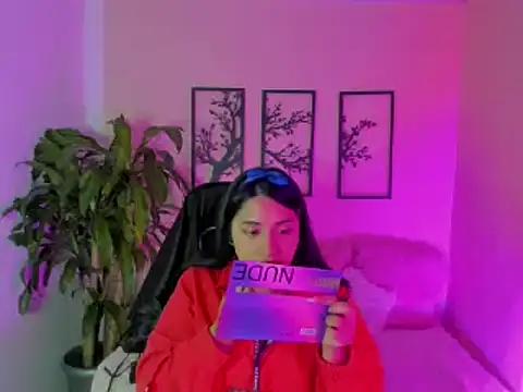 Explore our live girls sluts from our Custom and Multi clubs and checkout exclusive access to highly interactive content, such as shape, hair, titties, pussy type and many more.