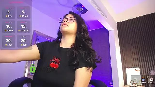 Dulcerose_01 from StripChat is Freechat