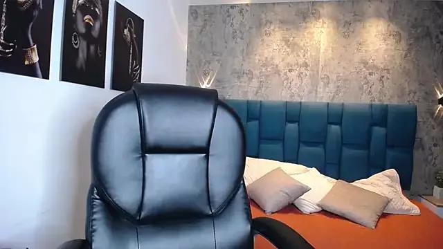 Dulcerose_01 from StripChat is Freechat