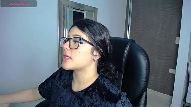 Explore our live girls sluts from our Custom and Multi clubs and checkout exclusive access to highly interactive content, such as shape, hair, titties, pussy type and many more.