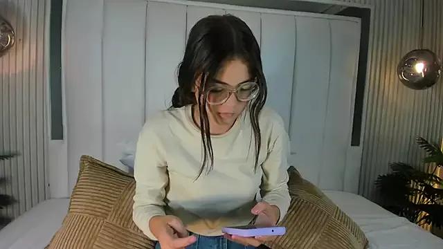 Explore our live girls sluts from our Custom and Multi clubs and checkout exclusive access to highly interactive content, such as shape, hair, titties, pussy type and many more.