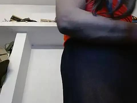 Dusky_Queen_ts from StripChat is Freechat