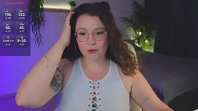 Edalyn_Af from StripChat is Freechat