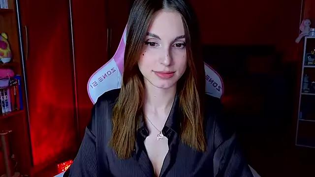 EdelineMaher from StripChat