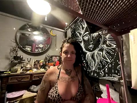Eden_Darkskye from StripChat