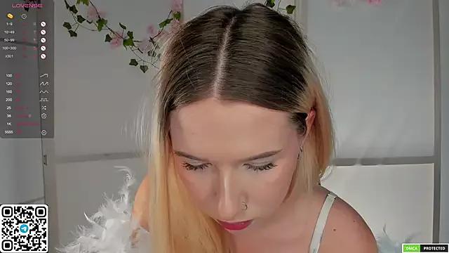 EdinaCornett from StripChat is Freechat
