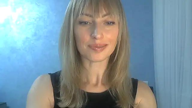 EffectMaya from StripChat