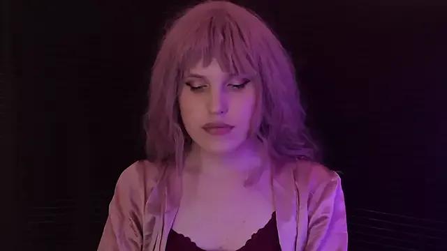 EffieMinki from StripChat is Freechat