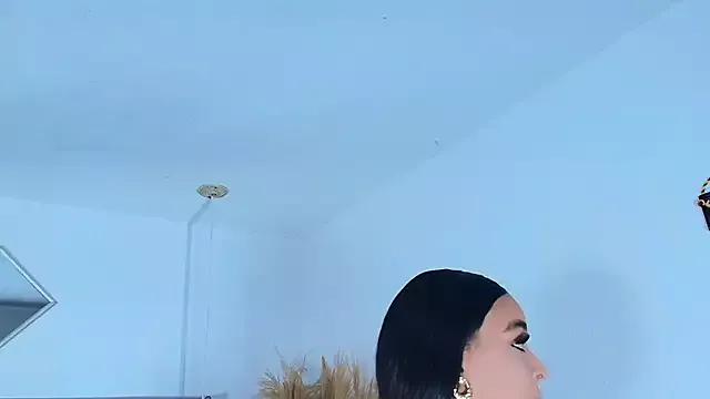 EileenBenzon from StripChat