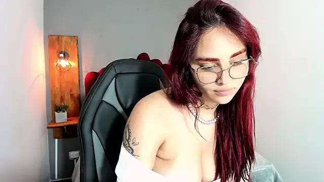 Explore our live girls sluts from our Custom and Multi clubs and checkout exclusive access to highly interactive content, such as shape, hair, titties, pussy type and many more.