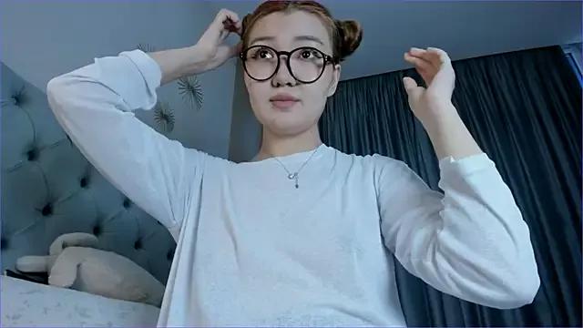 ElaraHaze webcams show profile image 