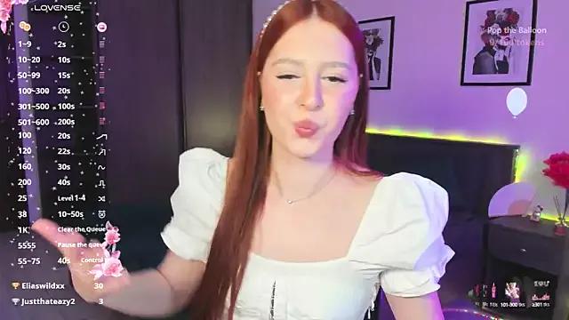 EleanorePeach from StripChat