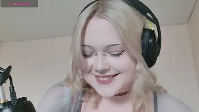 Electro_doll from StripChat