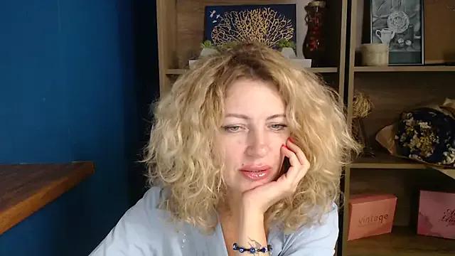 elegance_lady from StripChat
