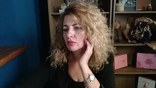 elegance_lady from StripChat