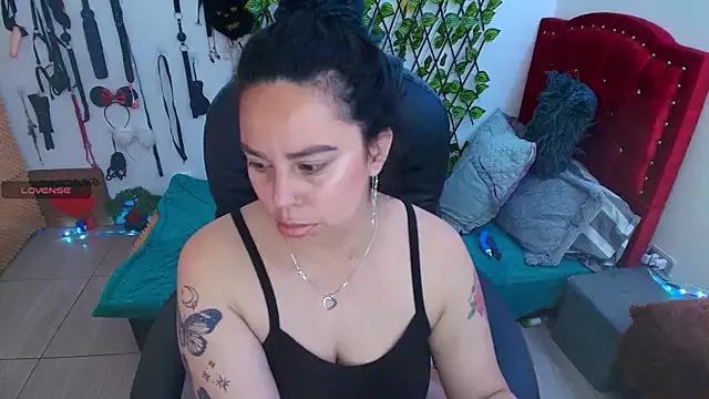 elektra_32 from StripChat