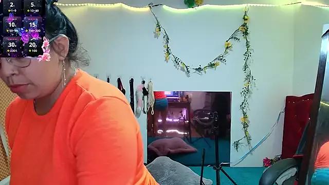 elektra_32 from StripChat