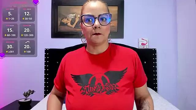 Explore our live girls sluts from our Custom and Multi clubs and checkout exclusive access to highly interactive content, such as shape, hair, titties, pussy type and many more.