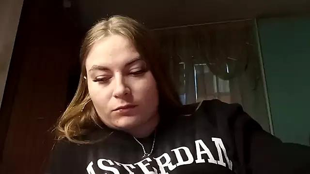 ElenaMaeer from StripChat