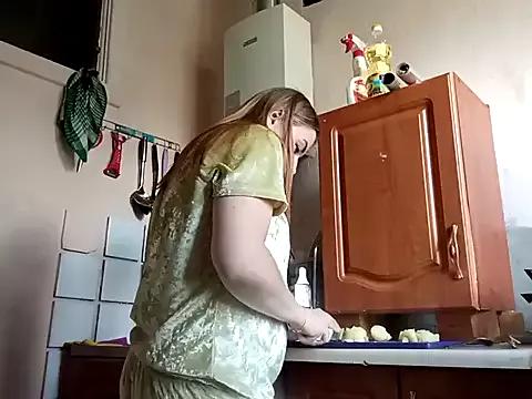 ElenaMaeer from StripChat