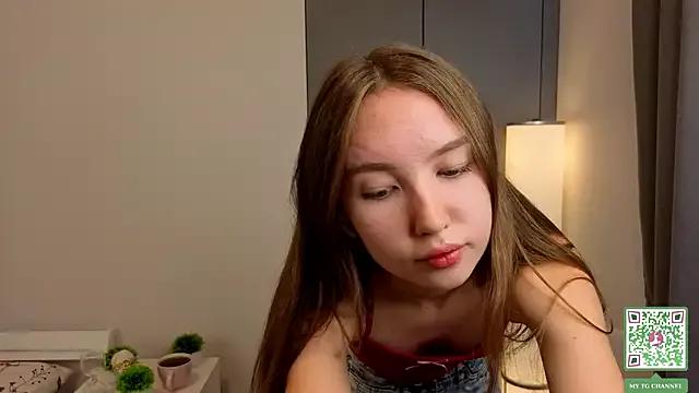 ElfredaTupy from StripChat is Freechat