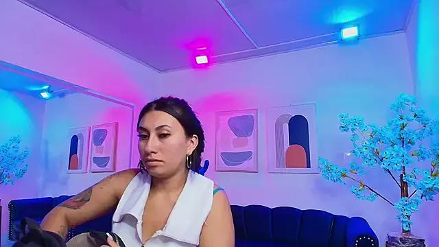 Explore our live girls sluts from our Custom and Multi clubs and checkout exclusive access to highly interactive content, such as shape, hair, titties, pussy type and many more.