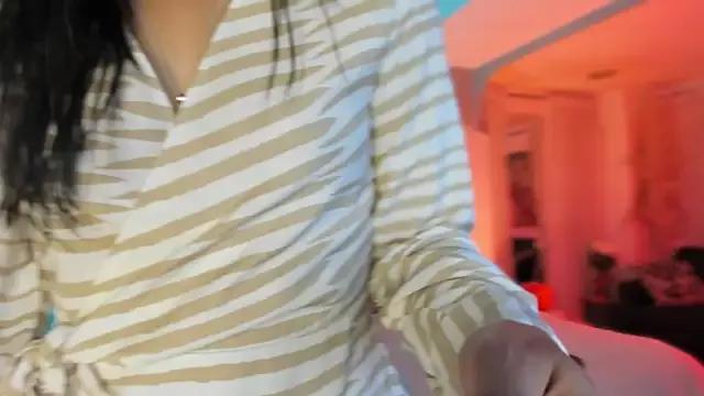 Explore our live girls sluts from our Custom and Multi clubs and checkout exclusive access to highly interactive content, such as shape, hair, titties, pussy type and many more.