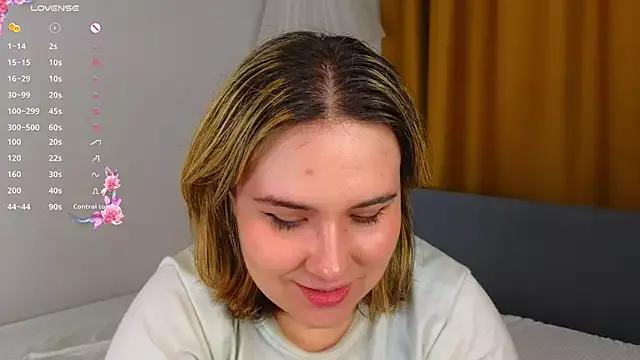 Explore our live girls sluts from our Custom and Multi clubs and checkout exclusive access to highly interactive content, such as shape, hair, titties, pussy type and many more.