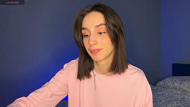 Explore our live girls sluts from our Custom and Multi clubs and checkout exclusive access to highly interactive content, such as shape, hair, titties, pussy type and many more.