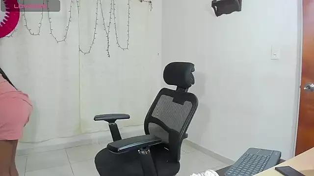 Elizabetth_Lioness from StripChat is Freechat