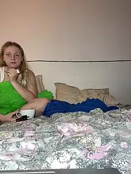 ella_grays from StripChat