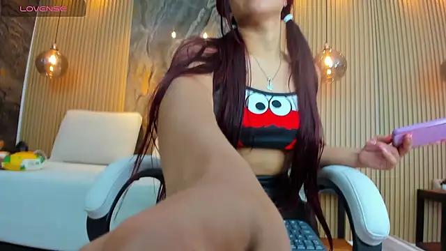 ella_harper from StripChat