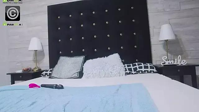 Ella_Lizzie from StripChat